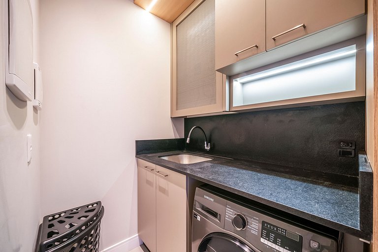 Leme 107 - Novíssimo Apartamento a Poucos Metros do Mar em B