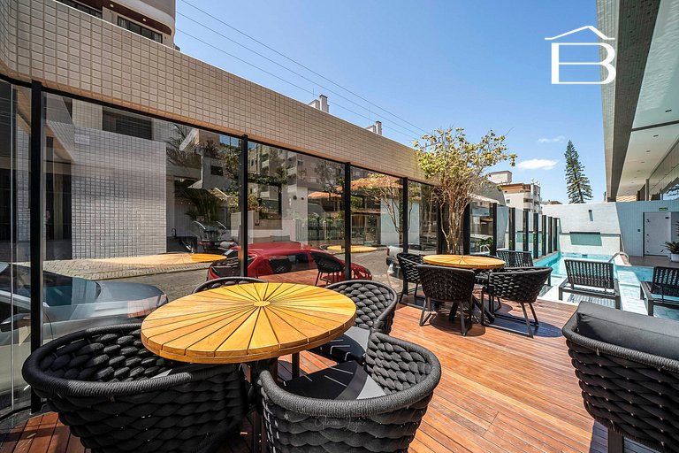 Leme 107 – Apartamento novíssimo a poucos metros do mar em B