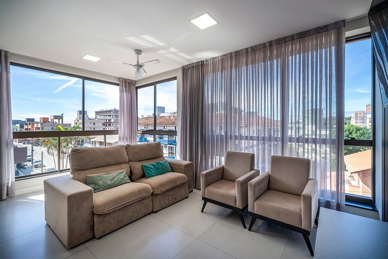 Djalma 105 - Apartamento Amplo com 3 Suítes no Centro de Bom