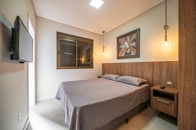 Djalma 105 - Apartamento Amplo com 3 Suítes no Centro de Bom