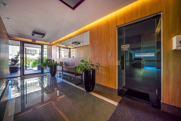 Djalma 105 - Apartamento Amplo com 3 Suítes no Centro de Bom