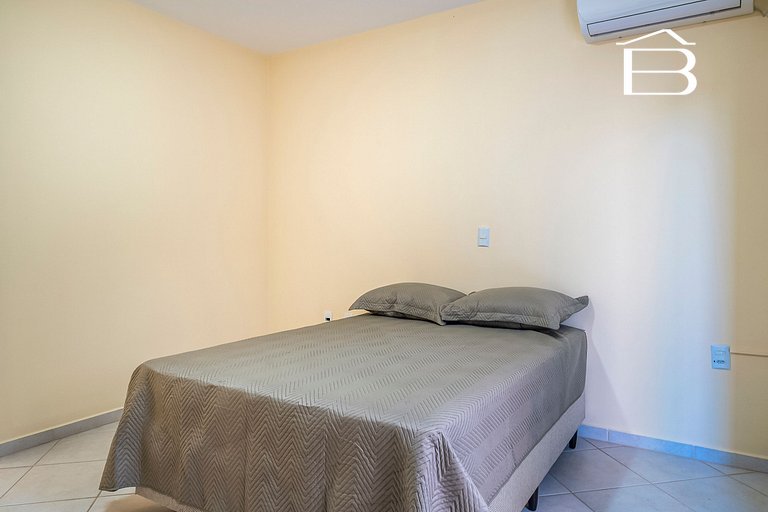 Casa para Temporada na Praia de Mariscal | 4 Quartos, Jardim