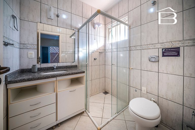 Casa para Temporada na Praia de Mariscal | 4 Quartos, Jardim