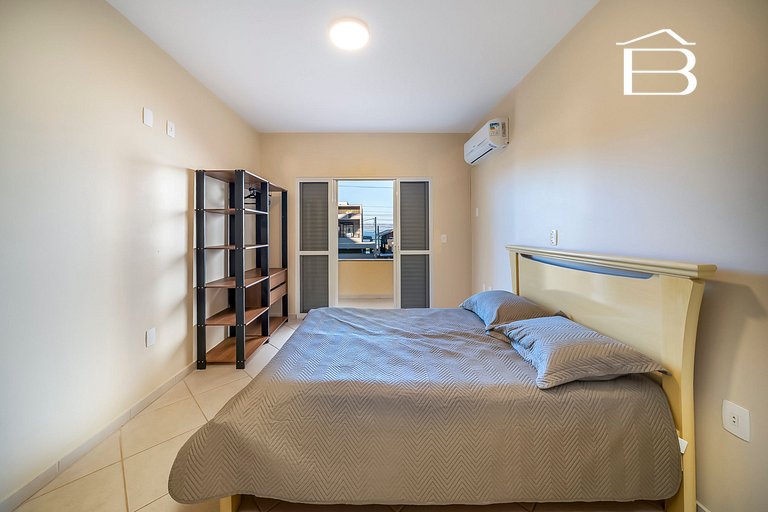 Casa para Temporada na Praia de Mariscal | 4 Quartos, Jardim