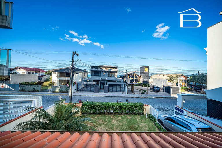 Casa para Temporada na Praia de Mariscal | 4 Quartos, Jardim