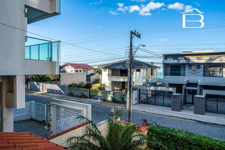 Casa para Temporada na Praia de Mariscal | 4 Quartos, Jardim