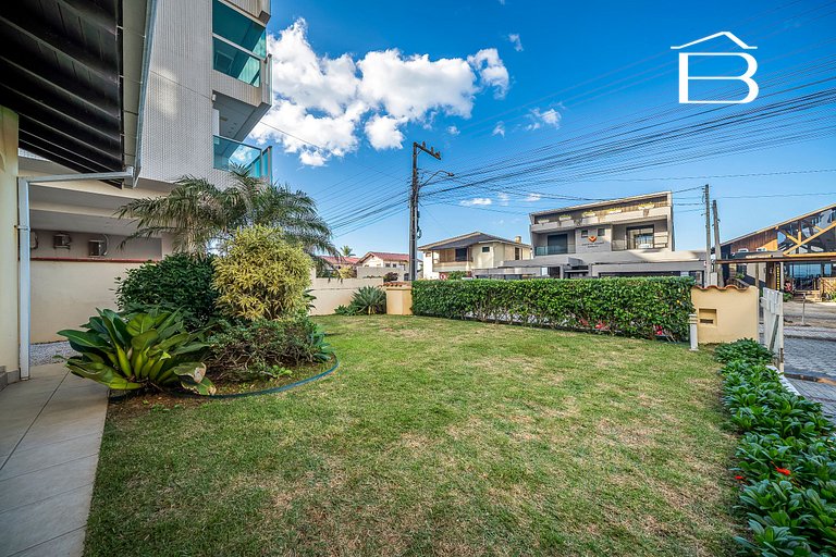 Casa para Temporada na Praia de Mariscal | 4 Quartos, Jardim