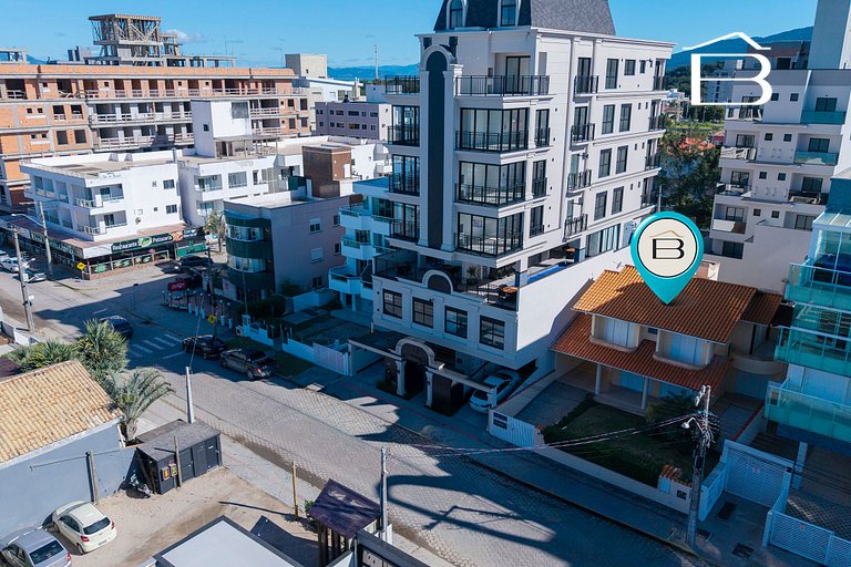 Casa para Temporada na Praia de Mariscal | 4 Quartos, Jardim