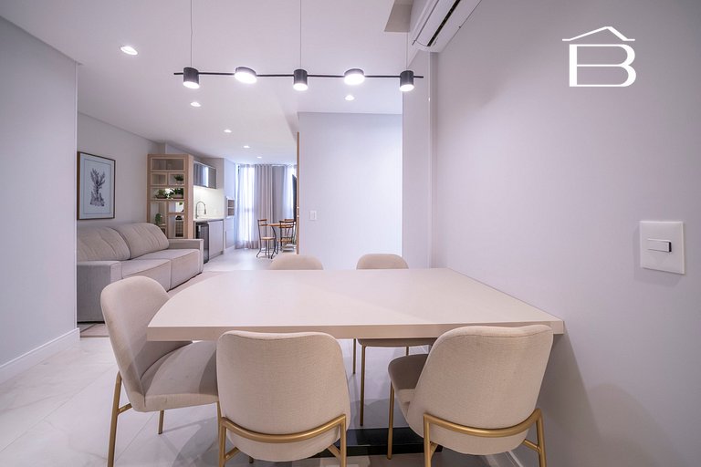 Del Greco 502 - Apartamento em Bombas - 2 quartos - Conforto