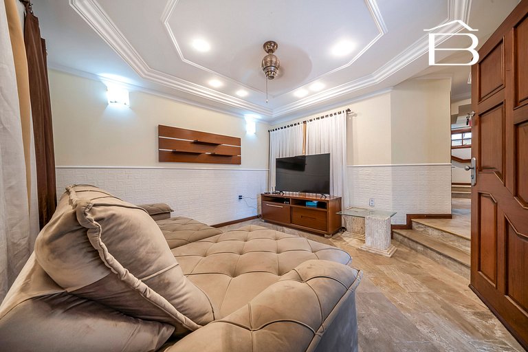 Casa em Canto Grande | 4 quartos e hidromassagem