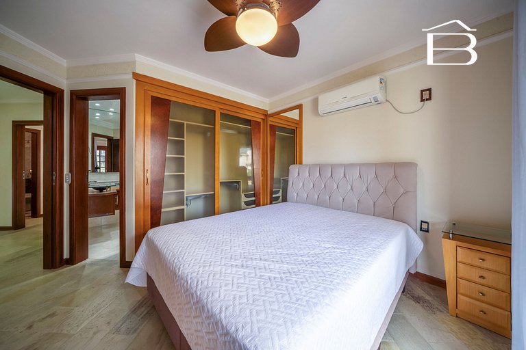 Casa em Canto Grande | 4 quartos e hidromassagem