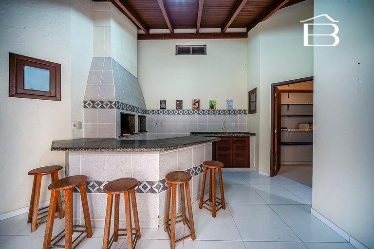 Casa em Canto Grande | 4 quartos e hidromassagem
