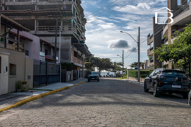 Casa em Canto Grande | 4 quartos e hidromassagem
