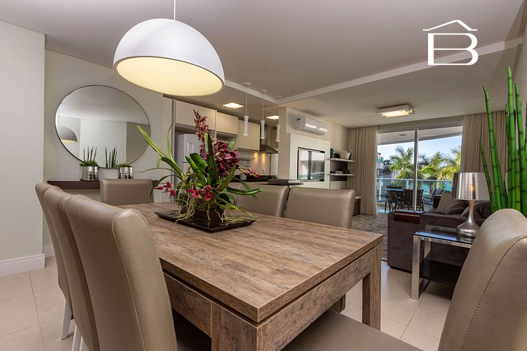 215 Boulevard Bombinhas - Apartamento de alto padrão em Cond